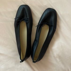 Everlane bow tie ballet flats. 100% leather. Size 9. Worn once.